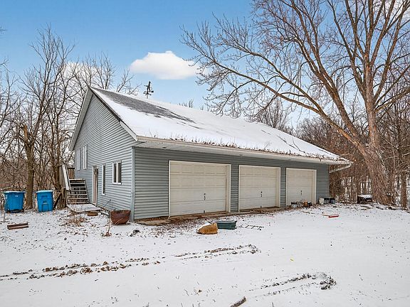 3rd image of 19670 Excelsior Blvd