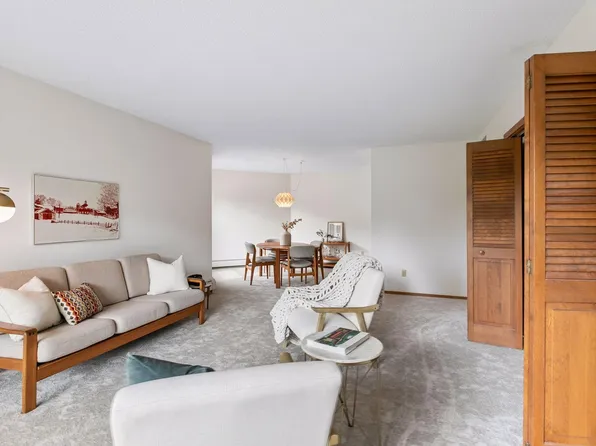 2220 Midland Grove Rd APT 311, Roseville, MN 55113