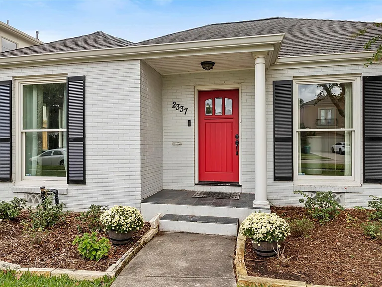 2337 Sheridan St — Photo 3