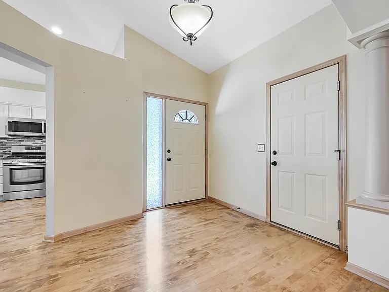 7950 Victoria Way — Photo 4