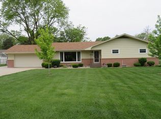 1810 Spring Rd, Grand Island, NE 68801