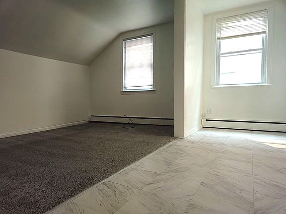 4th image of 916 Middle St #14