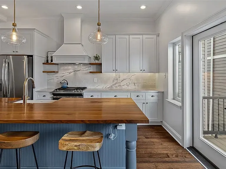 4 bed, $5,200 — Photo 4