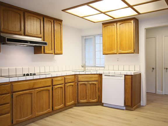 5th image of 1827 Woodacre Way