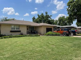 1702 S Johnson St, Enid, OK 73703