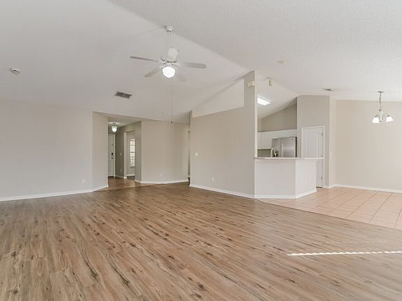 3rd image of 214 Pleasant Hill Dr