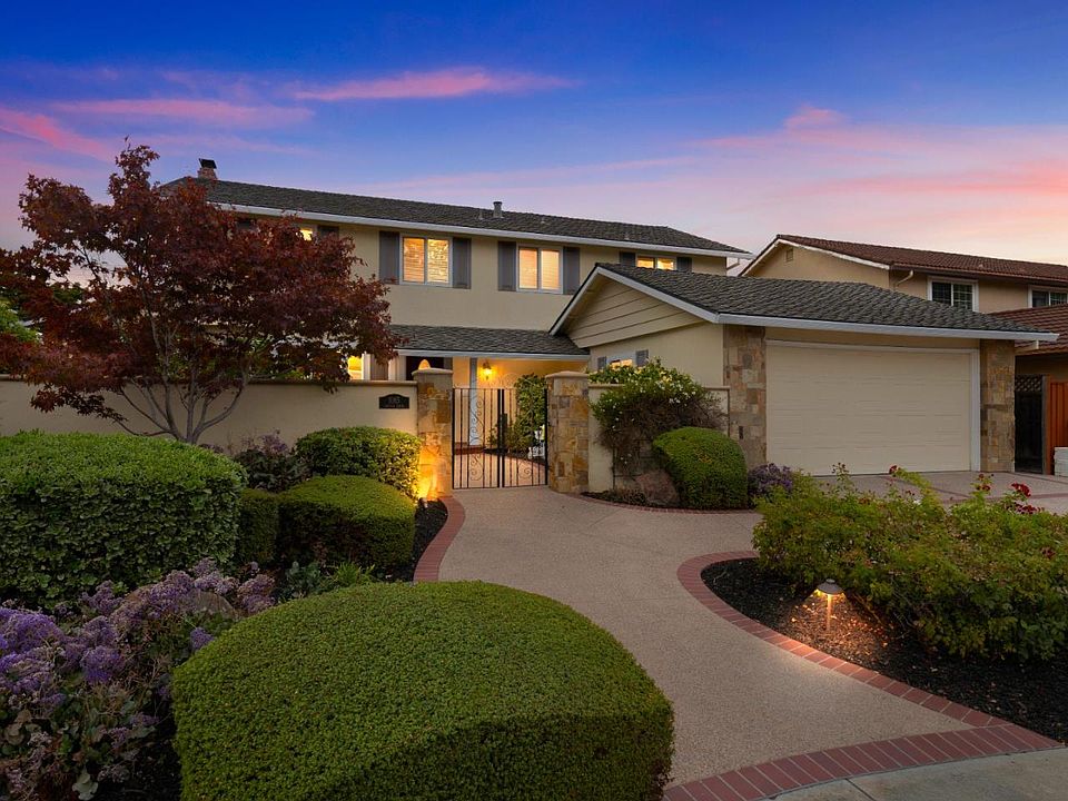 1st image of 1065 Oaktree Dr