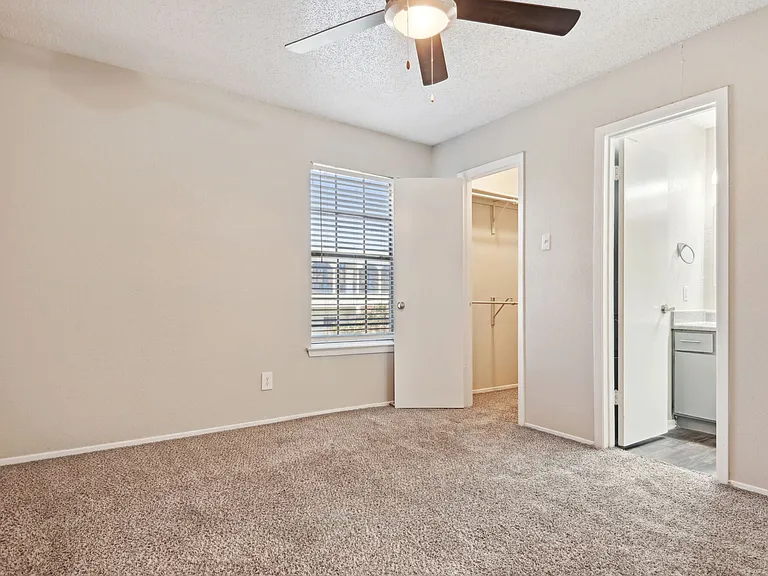 Blakely Apartments — Photo 84