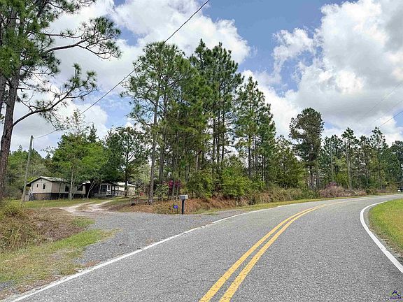 5th image of 427 Atkinson Rd