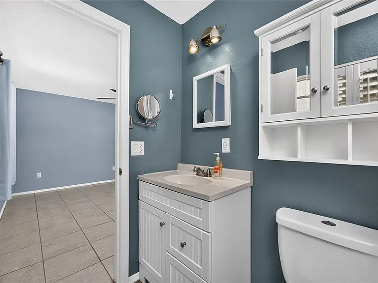 18407 Avon Ave — Photo 25
