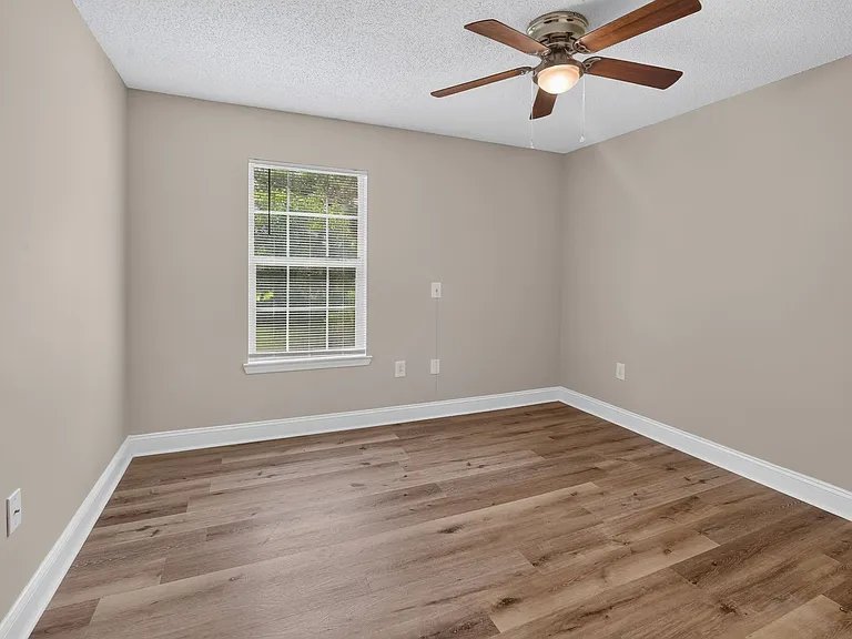 Commerce Street Manor — Photo 33