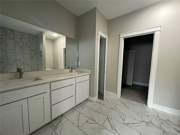 4th image of 9070 Tatum Dr