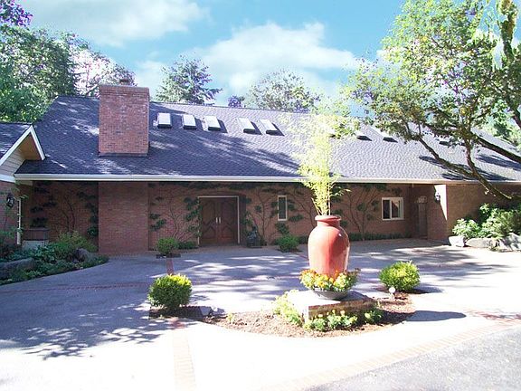 3rd image of 11417 Gravelly Lake Dr SW