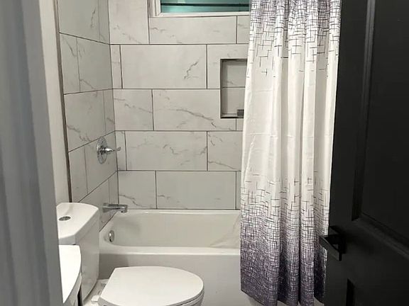 4th image of 1104 Welch St SW