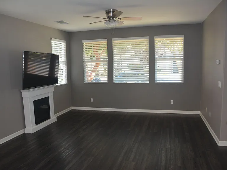 321 Macarthur Way — Photo 9