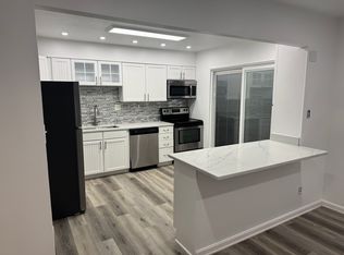 6012 Timber Hollow Ln, Springfield, VA 22152