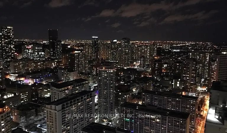 7 Grenville St #4207 — Photo 12