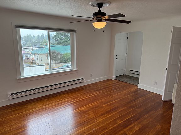 3rd image of 339 1/2 Wycoff Ave