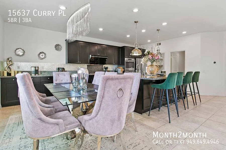 Luxurious Haven on Curry Pl — Photo 4