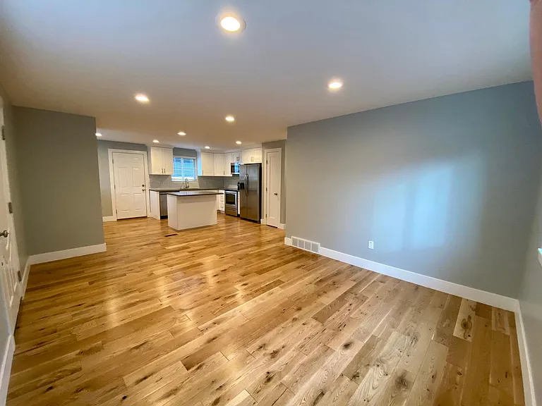 1627 E Roosevelt Ave — Photo 3