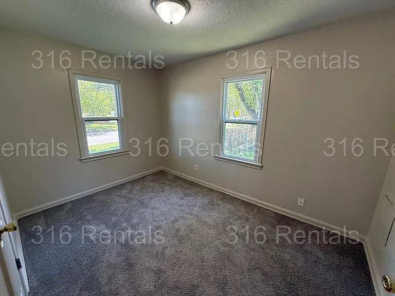 2755 S Greenwood St — Photo 6