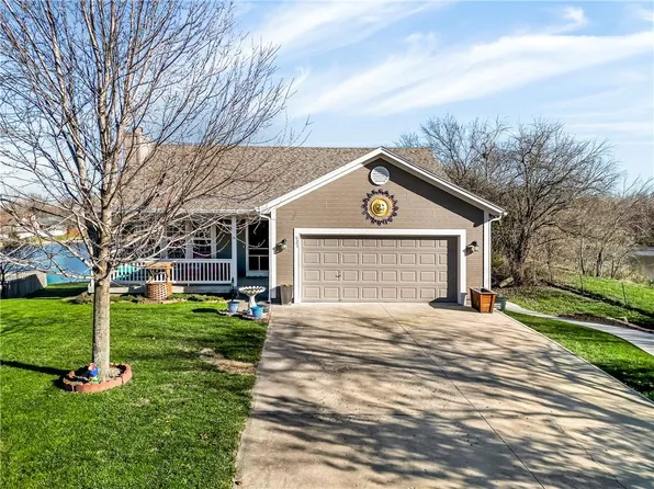 521 W 7th St, Edgerton, KS 66021