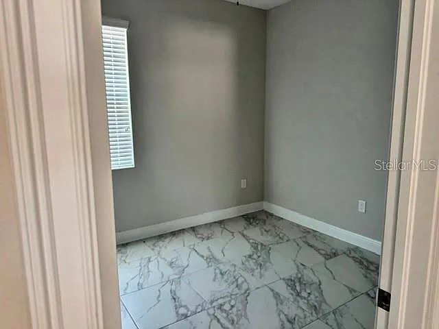 2531 W Walnut St — Photo 11