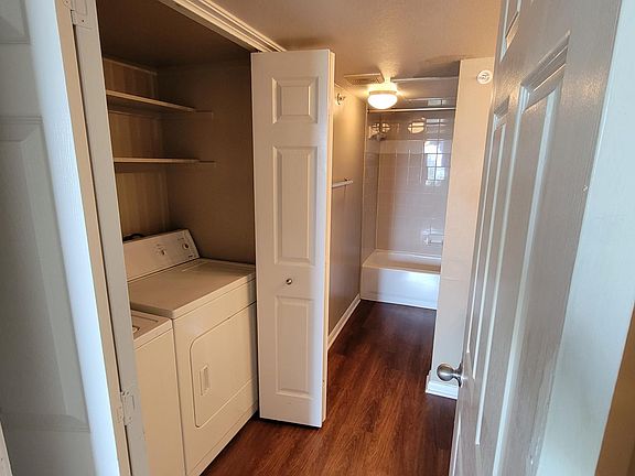 4th image of 1002 Leah Ave