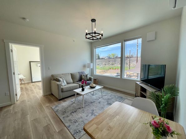 2520 N Regal St #201