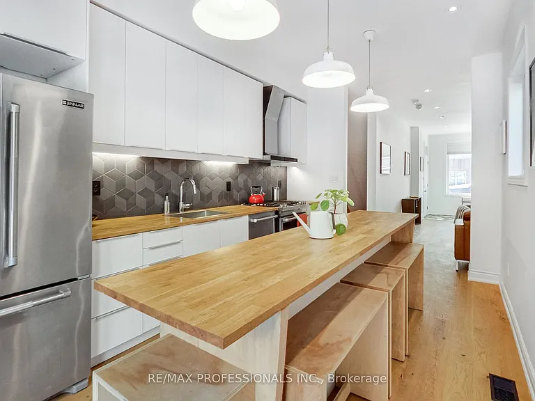 141 Claremont St E #MAIN LOWER — Photo 4