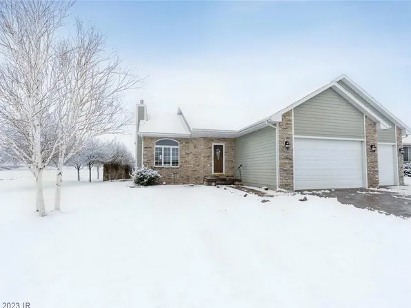 102 Ashtyn Ln, Prairie City, IA 50228