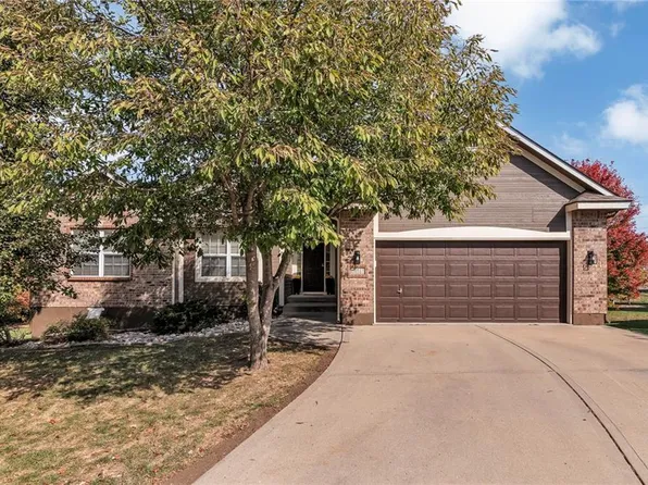 617 Duncan Cir, Raymore, MO 64083