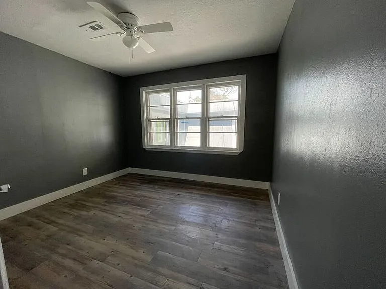821 Mulberry St — Photo 13