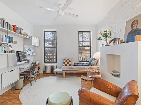 537 Clinton Street image 1 of 7