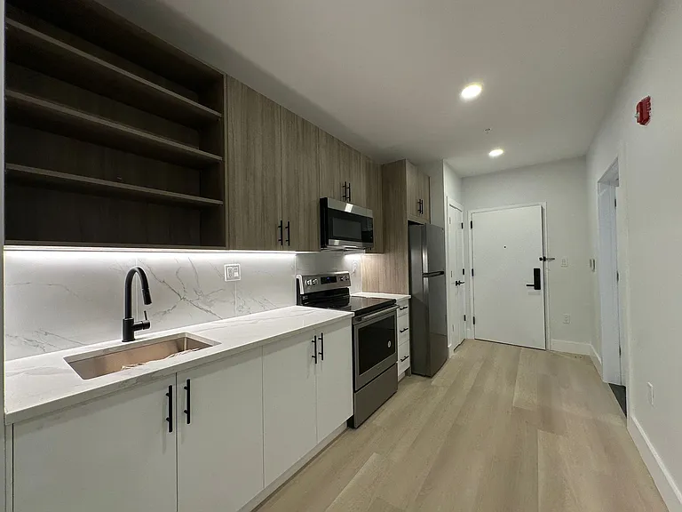 348 Forrest St #43E — Photo 2