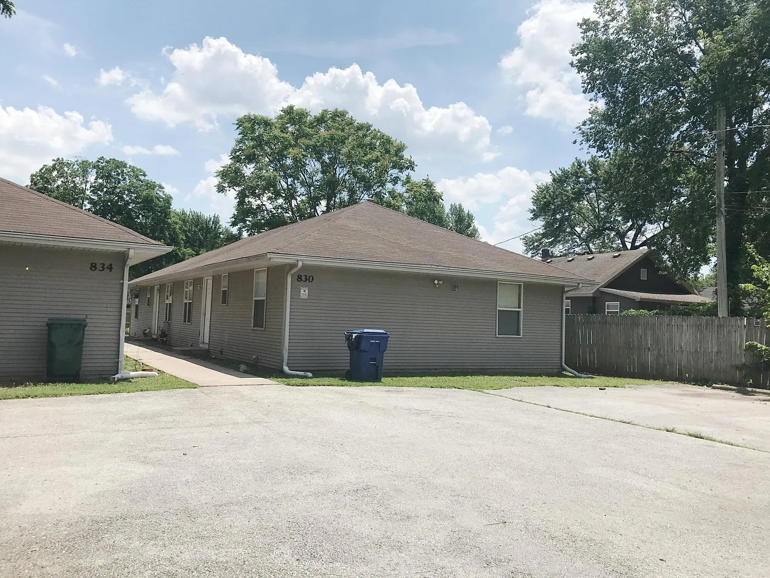 2 bed, 980 sqft, $775 — Photo 2