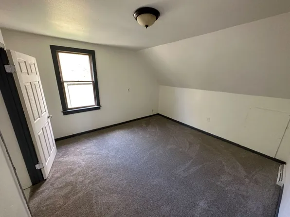 3705 N Port Washington Ave, Milwaukee, WI 53212