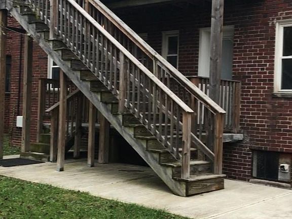 5th image of 1345 W 6th Ave APT A