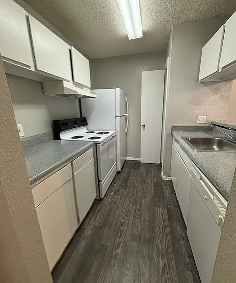 1709 W Schunior Rd #906 — Photo 2