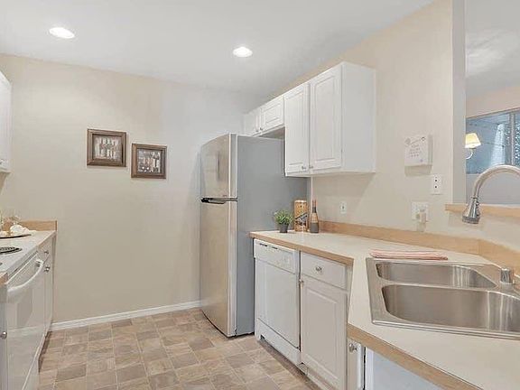 4th image of 23760 SE 52nd Ln