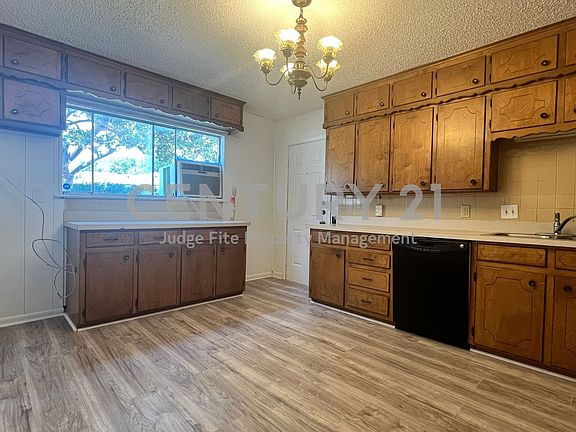 4th image of 5429 Farnsworth Ave