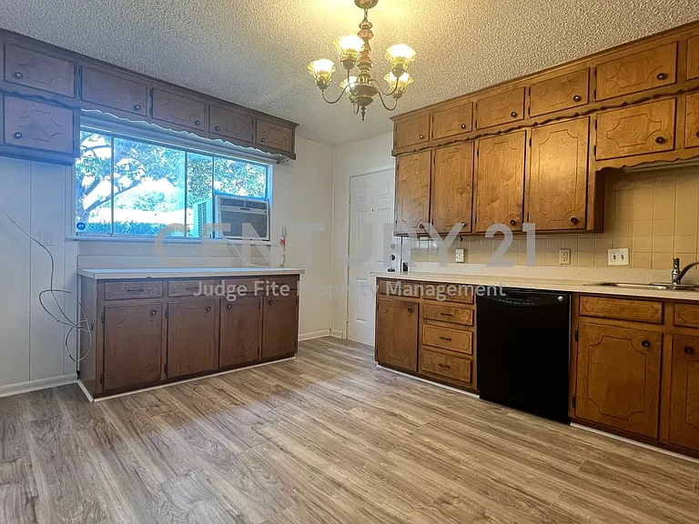 5429 Farnsworth Ave — Photo 4
