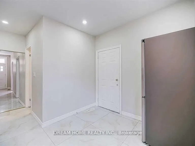 29 Glasgow St #2 — Photo 7