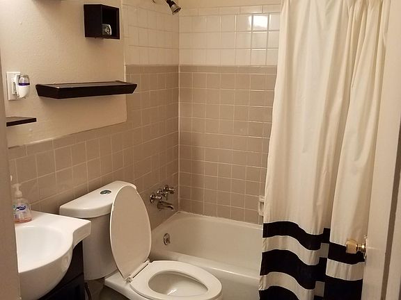 3rd image of 7573 Ellis Ave Unit 102