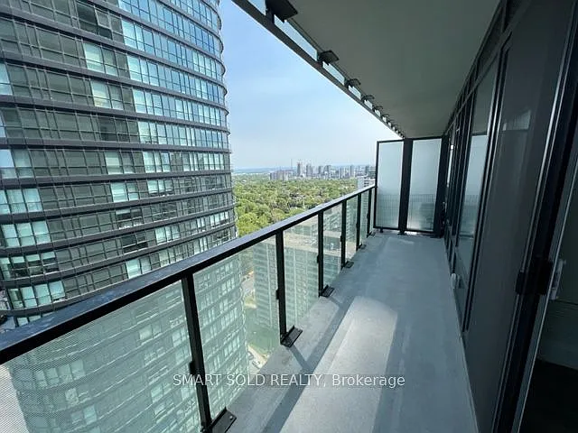 575 Bloor St E #2405 — Photo 11