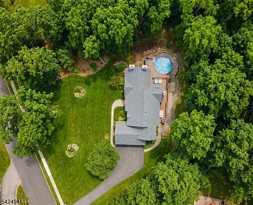 11 Rosewood Ln Photo 1