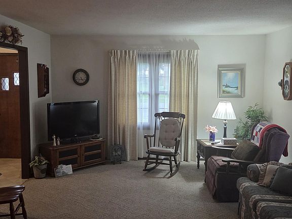 2nd image of 204 E Watson St
