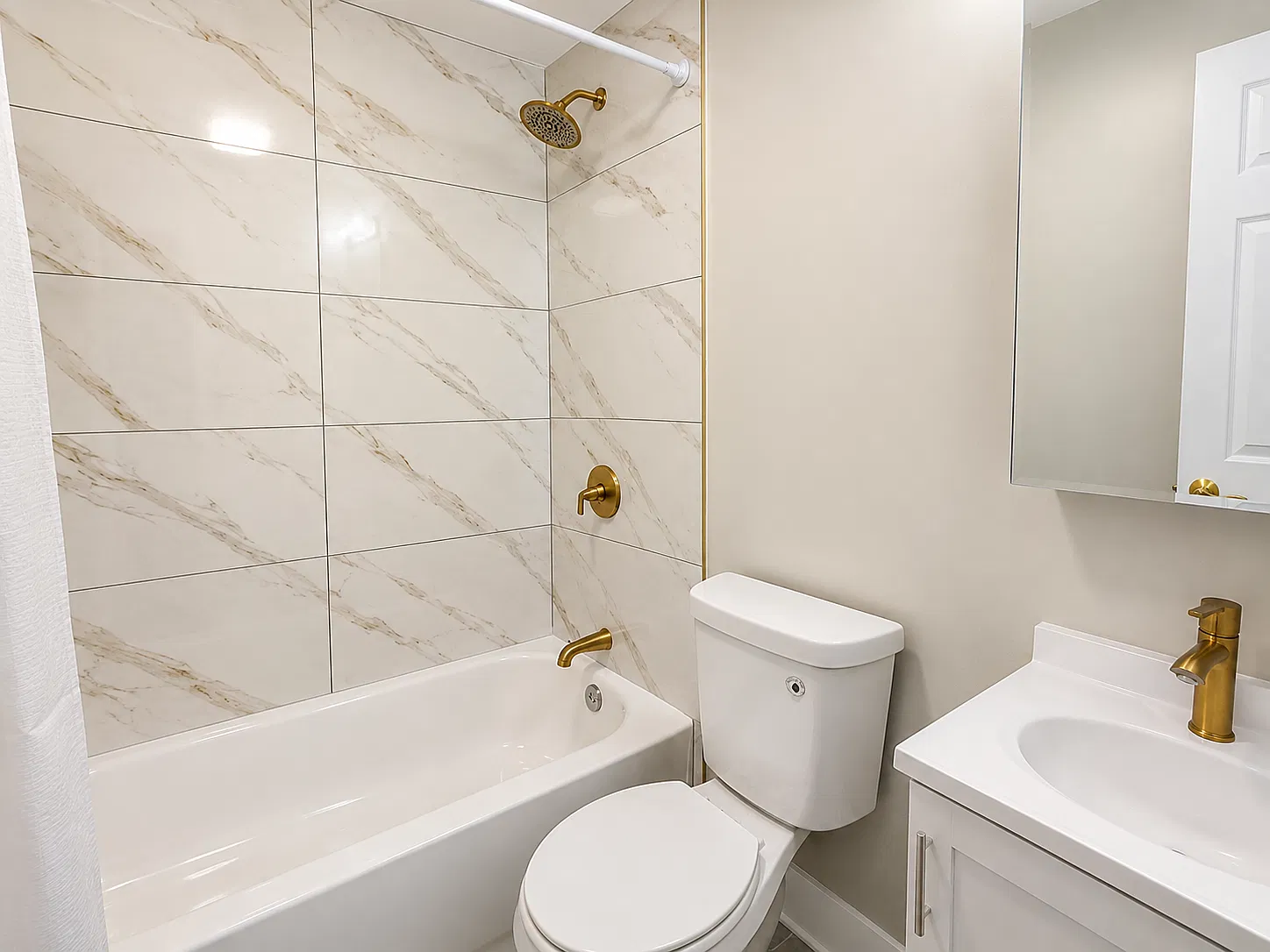 2 bed, 900 sqft, $1,695 — Photo 2