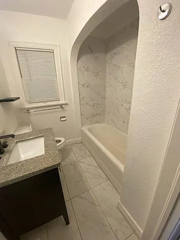 2513 NW 22nd St #1 — Photo 11
