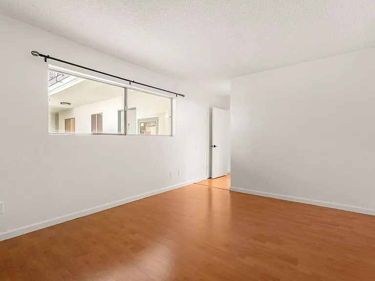 (El/Ti/Yo:B) 5139 White Oak Avenue — Photo 32